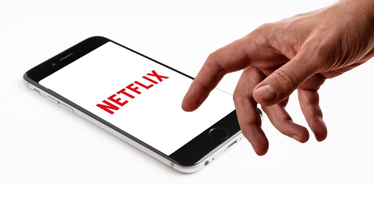 How To Create a Netflix-like Video Streaming Service : Specificity, Costs, and Required Features